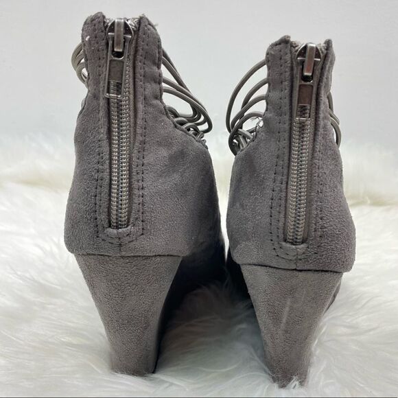 Nine West | strappy suede wedge platform 8.0 gray 4” high. - Picture 3 of 7